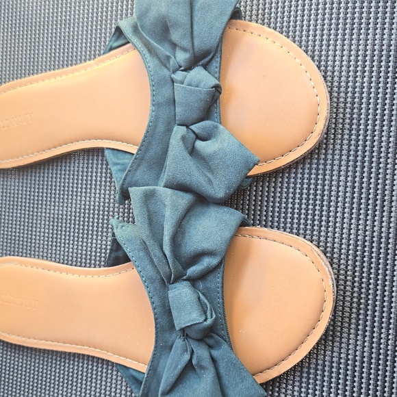 Sandals - Picture 2 of 6